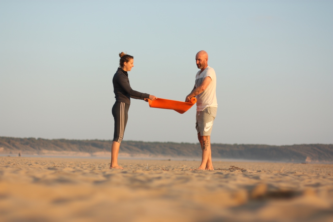 yoga plage du veillon vendée france les sables dolonne